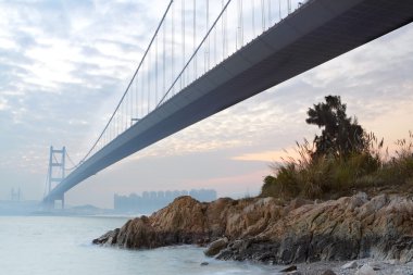 Gün batımında köprü, Tsing ma bridge