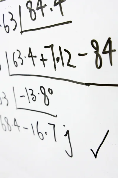Fórmulas em um quadro branco — Fotografia de Stock