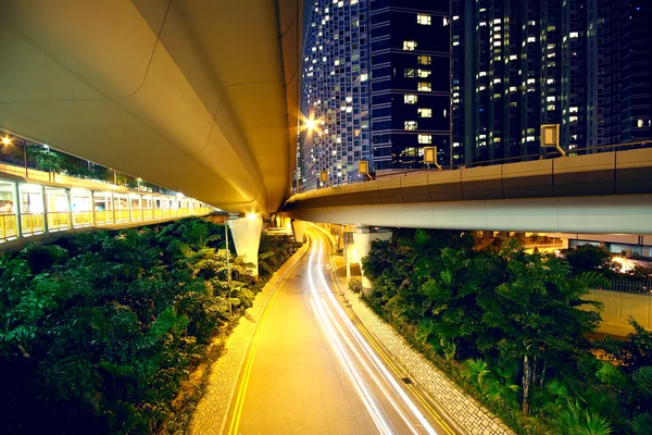Daerah pusat kota dan jembatan layang di hong kong — Stok Foto