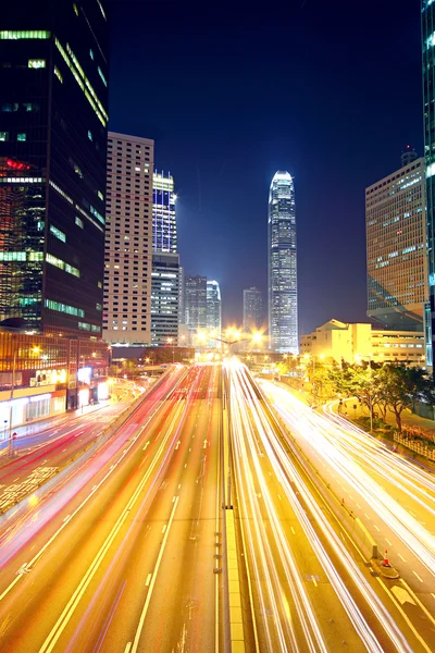 Provoz v centru v hong Kongu, v noci — Stock fotografie