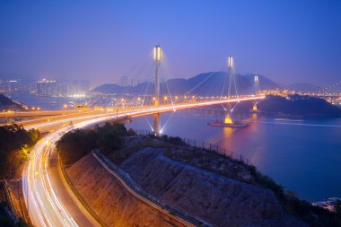 gece hong Kong'daki Tsing ma bridge