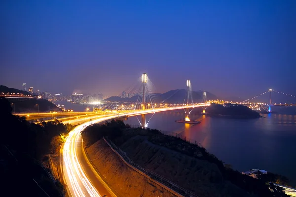 青马大桥香港在晚上 — 图库照片