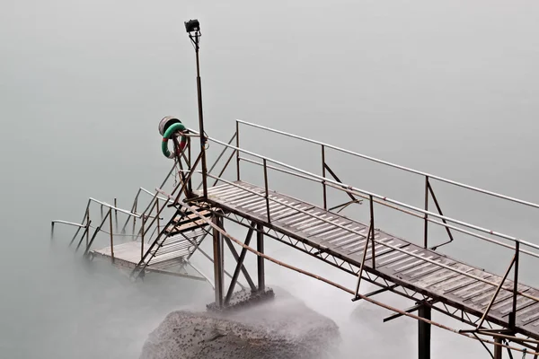 Hong kong schwimmschuppen im meer — Stockfoto