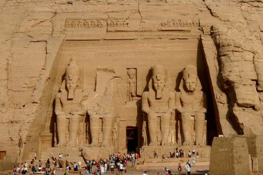 Abu Simbel Büyük Tapınağı