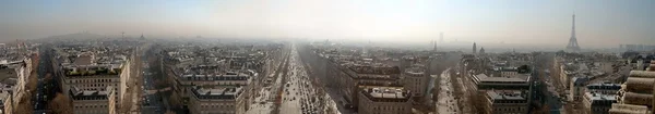 Champs Elysées und Eiffelturm — Stockfoto