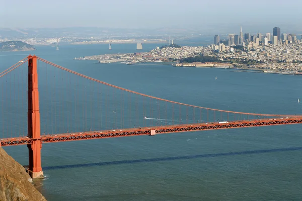 Golden gate och san francisco — Stockfoto