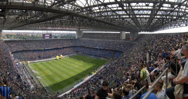 Meazza Futbol Stadyumu