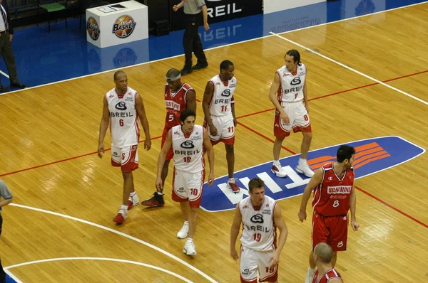 Gra w koszykówkę w Mediolanie — Zdjęcie stockowe