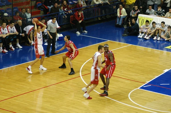 Jogo de basquete em Milão — Fotografia de Stock