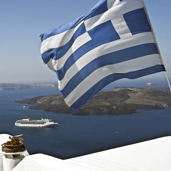 Ελληνική σημαία και τη θάλασσα — Φωτογραφία Αρχείου
