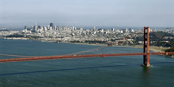 Сан-Франциско и Золотые ворота — стоковое фото