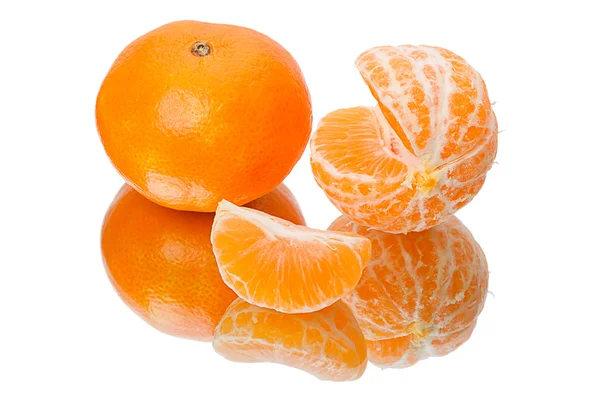 Mandarynkowa pomarańcza z odbiciem — Zdjęcie stockowe