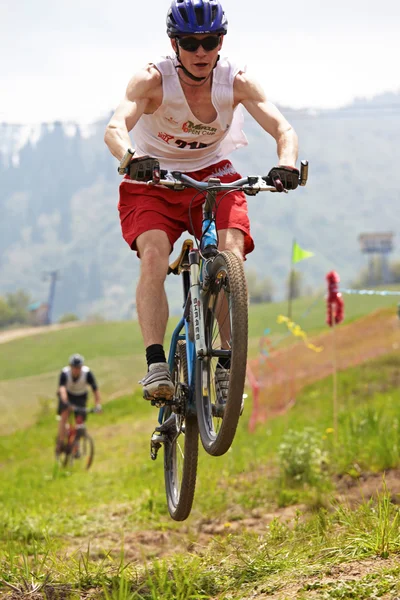 Mountainbike-Crosslauf — Stockfoto
