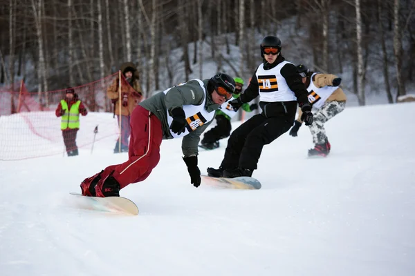 Winter ski- en bordercross-competitie — Stockfoto