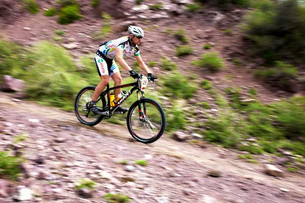 Περιπέτεια ανταγωνισμού ποδήλατο βουνού — Φωτογραφία Αρχείου