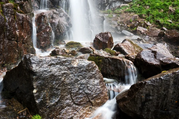 Närbild av ett vattenfall — Stockfoto