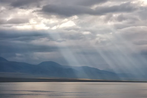 Гірське озеро в Монголії — стокове фото