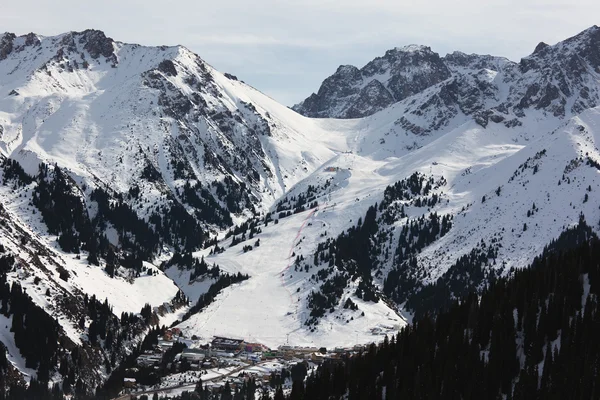 Ośrodek narciarski chimbulak — Zdjęcie stockowe
