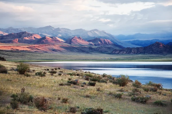Озеро Шацагай Нуур в Монголии — стоковое фото