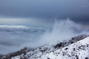 Dağlar'ın fırtınalı havalarda