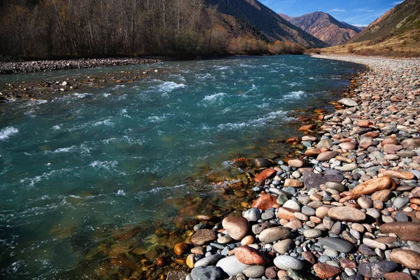 Kazakistan'ın Chilik Nehri — Stockfoto