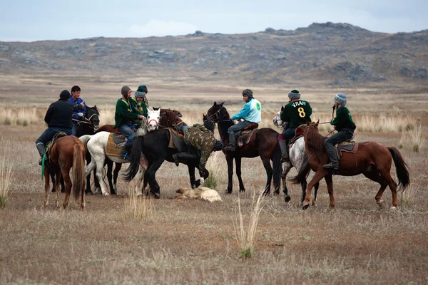 Un tradizionale gioco di cavalli nomadi — Foto Stock