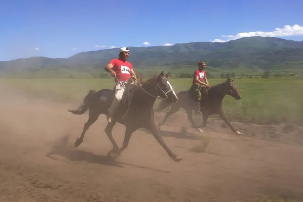 Bayga - courses traditionnelles de chevaux nomades — Photo