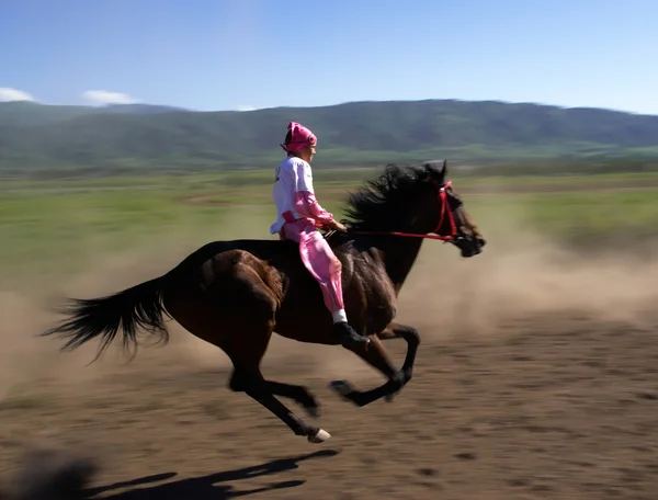 Bayga - carreras tradicionales de caballos nómadas — Foto de Stock