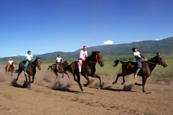 Bayga - corse di cavalli nomadi tradizionali — Foto Stock