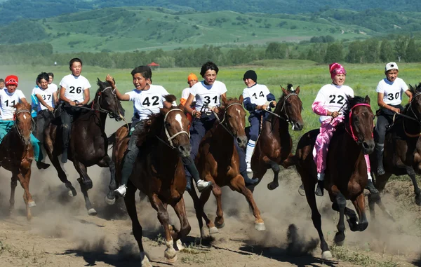 Bayga - traditional nomad horses racing — Stock Photo, Image