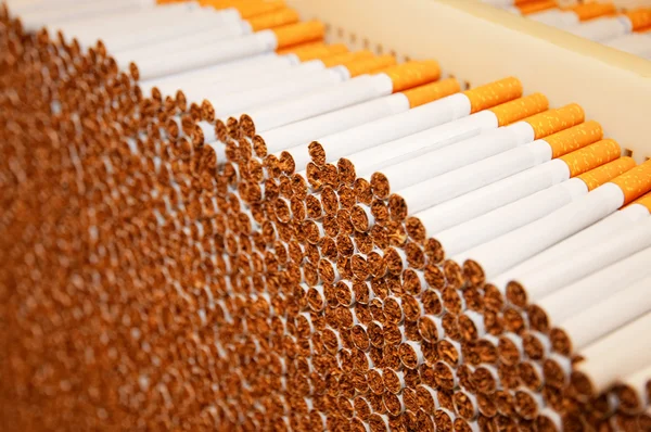 Zigaretten im Stapel rauchen — Stockfoto