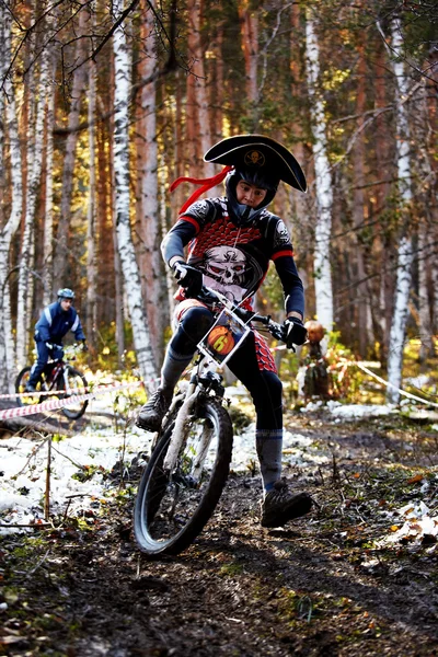 Górski rower konkursów na halloween — Zdjęcie stockowe