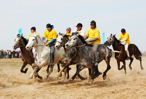 Tradycyjne krajowe nomad jazda konna — Zdjęcie stockowe