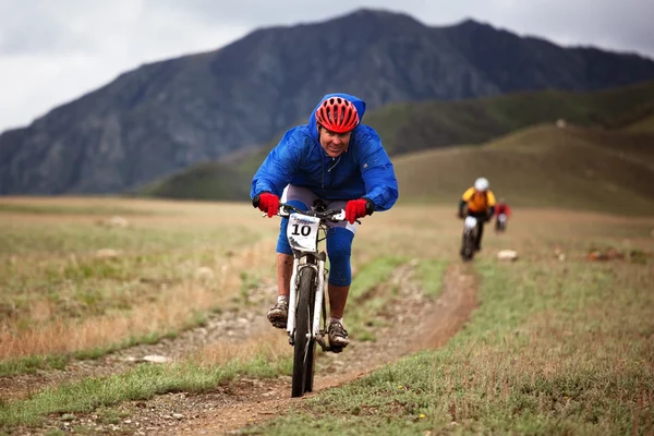 Aventura en bicicleta de montaña competencia — Foto de Stock