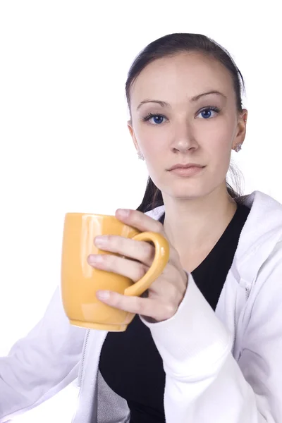 Nahaufnahme eines Teenagers, der Kaffee trinkt — Stockfoto