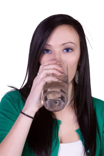 美丽的女孩饮用水 — 图库照片