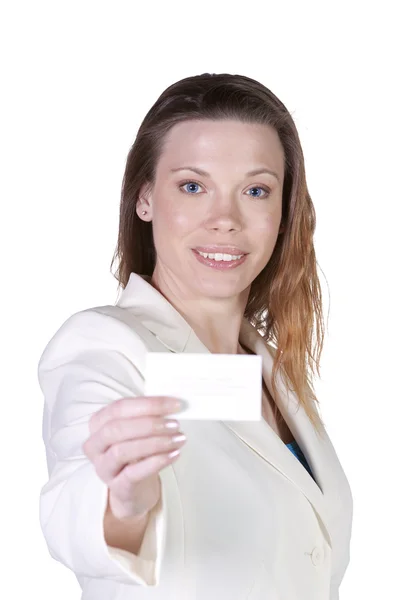 Empresária segurando um cartão de visita em branco — Fotografia de Stock