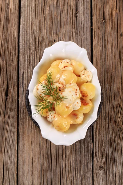 Patatas con queso mozzarella —  Fotos de Stock