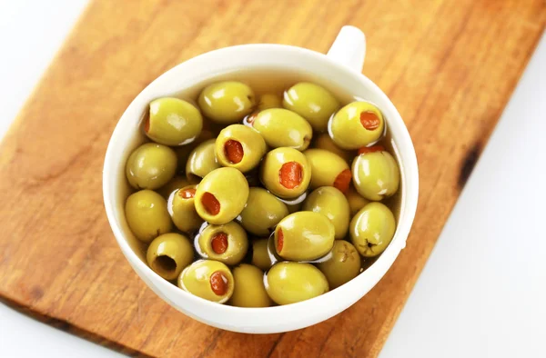 Зелені оливки, фаршировані піменто — стокове фото