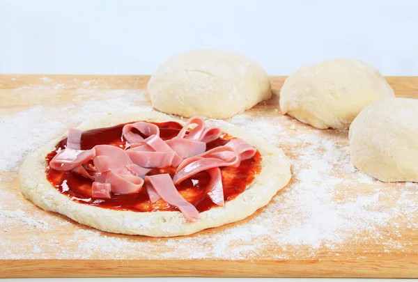 Making pizza — Stock Photo, Image