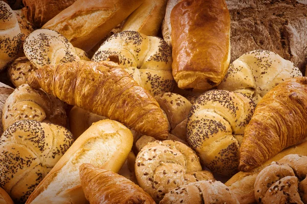 Variété de pain frais et de pâtisserie — Photo