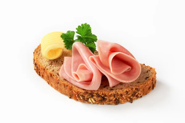 Brot mit Schinken — Stockfoto