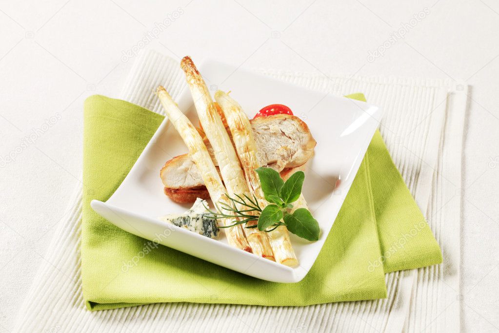 White asparagus and chicken breast
