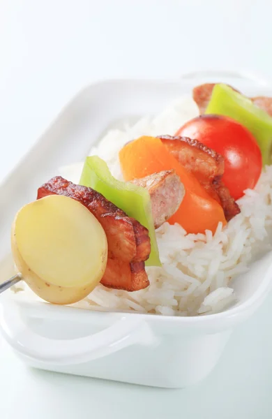 Pork skewer and rice — Stock Photo, Image
