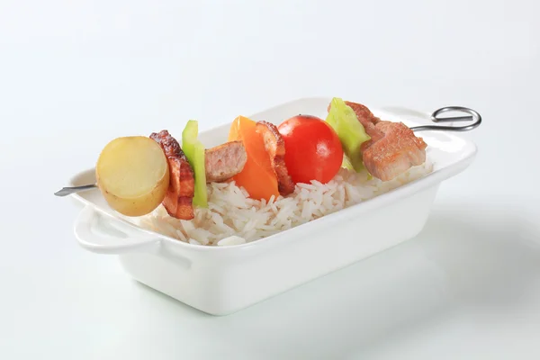 Brochette de porc et riz — Photo