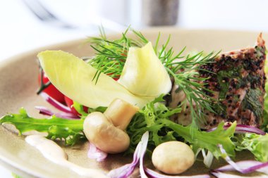 et yemek eşliğinde