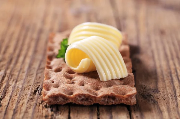 Ropogós kenyér és a vaj — Stock Fotó
