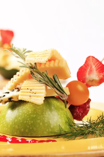 Sýr a ovoce předkrm — Stock fotografie