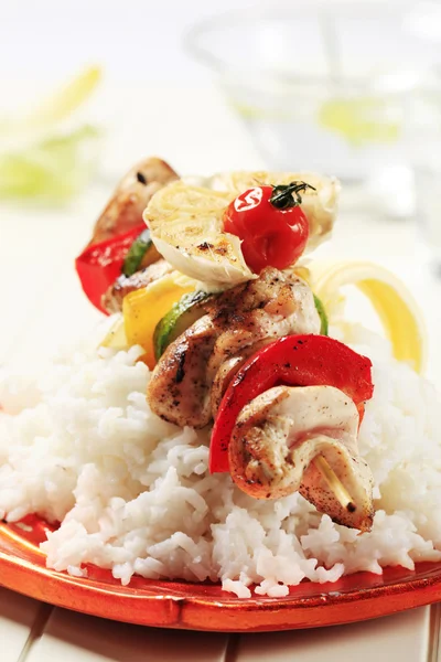 Chicken shish kebab and rice — Stock Photo, Image