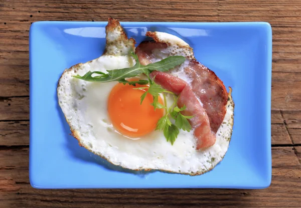 Stekt egg og skinke – stockfoto